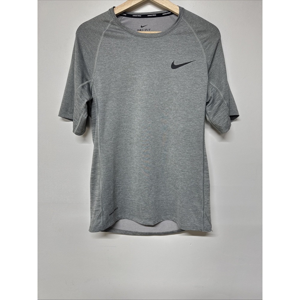 Nike Pro Dry Fit Shirt Size M Short Sleeve Womens Crew Neck Gray Athletic Fit